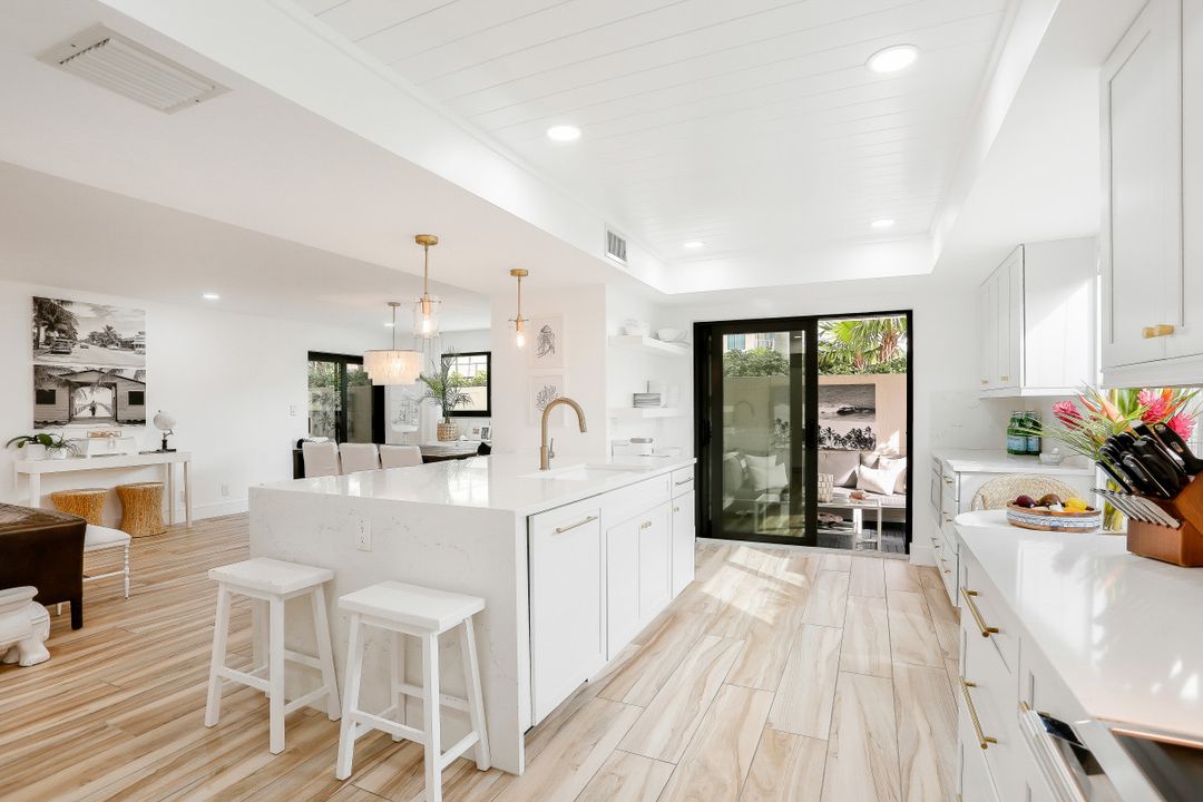 4451 Gulf Shore Blvd N #205, Naples, FL 34103