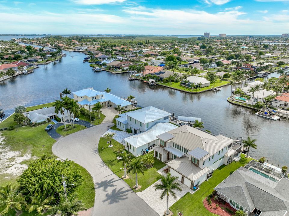 5084 Sorrento Ct, Cape Coral, FL 33904