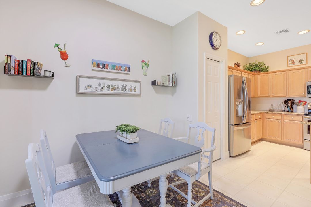 8255 Danbury Blvd #202, Naples, FL 34120