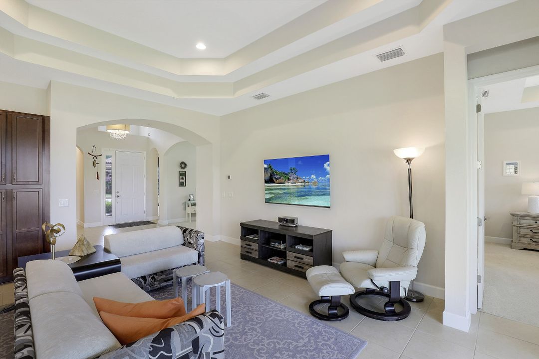 9220 Isla Bella Cir, Bonita Springs, FL 34135