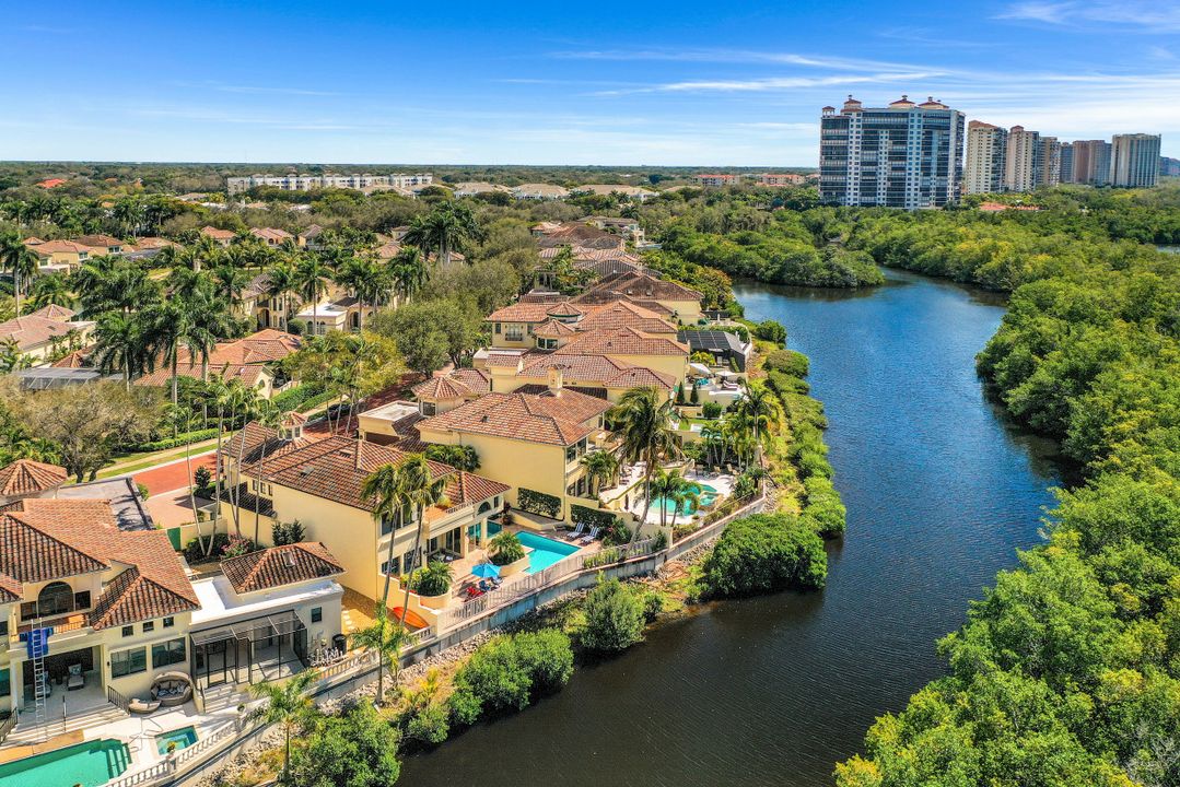 8089 Via Vecchia, Naples, FL 34108