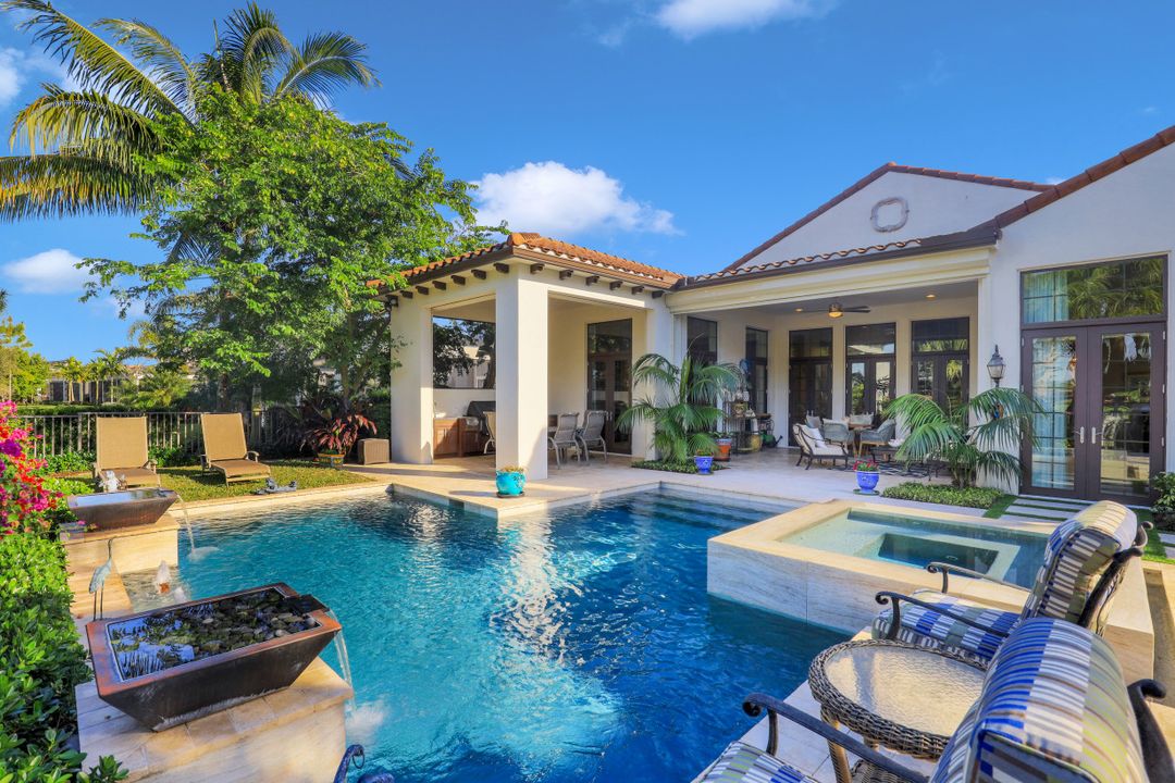 3255 Tavolara Ln, Naples, FL 34114