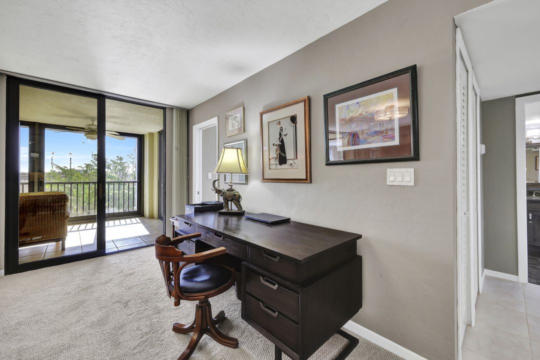 5601 Turtle Bay Dr #203, Naples, FL 34108