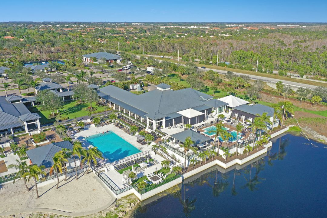 13915 Old Coast Rd #305, Naples, FL 34110