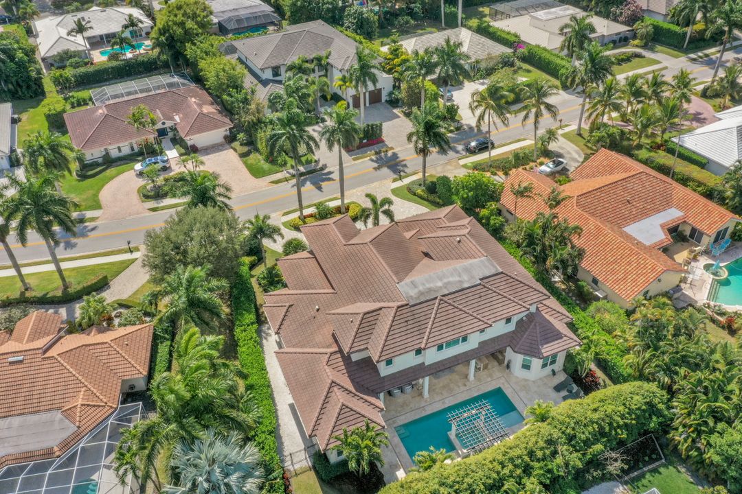 569 Neapolitan Way, Naples, FL 34103