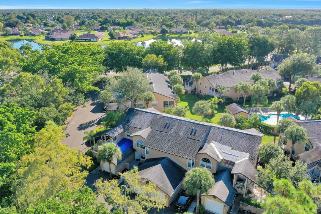 9605 Crescent Garden Dr, Naples, FL 34109