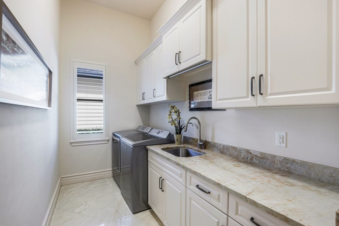 16462 Seneca Way, Naples, FL 34110