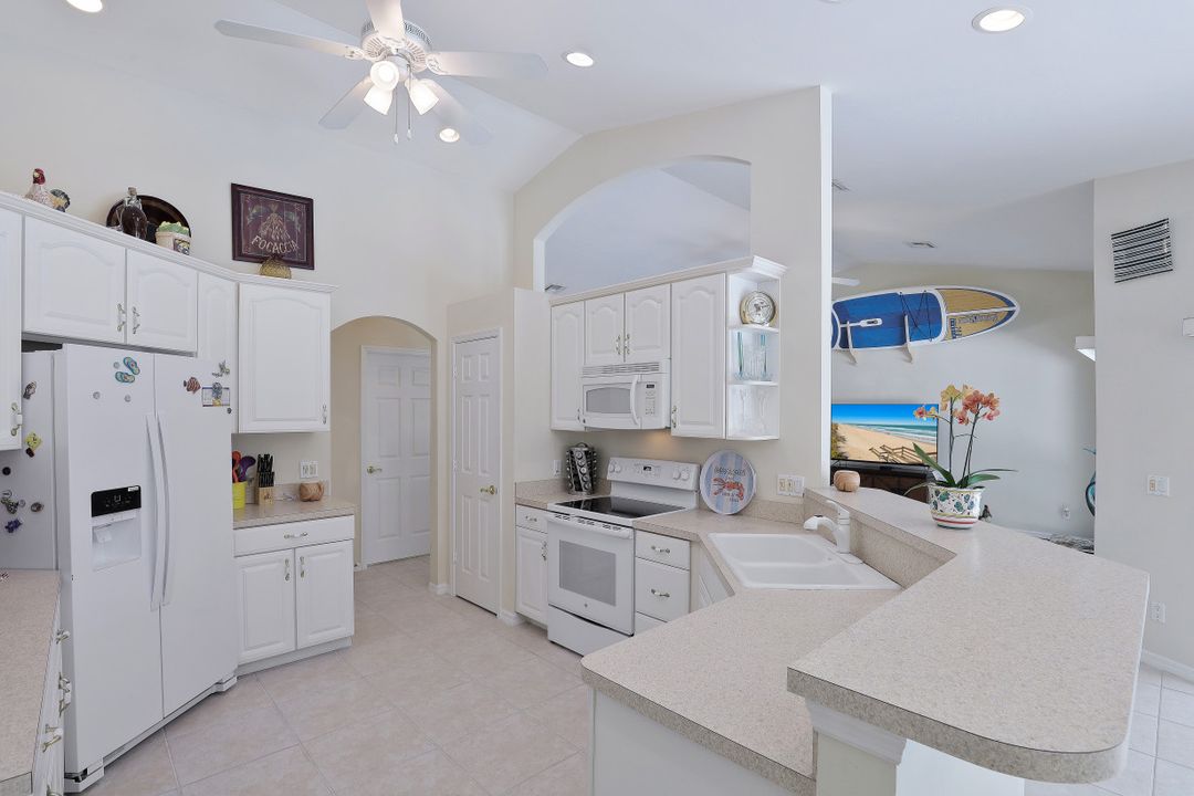 718 Fairlawn Ct, Marco Island, FL 34145