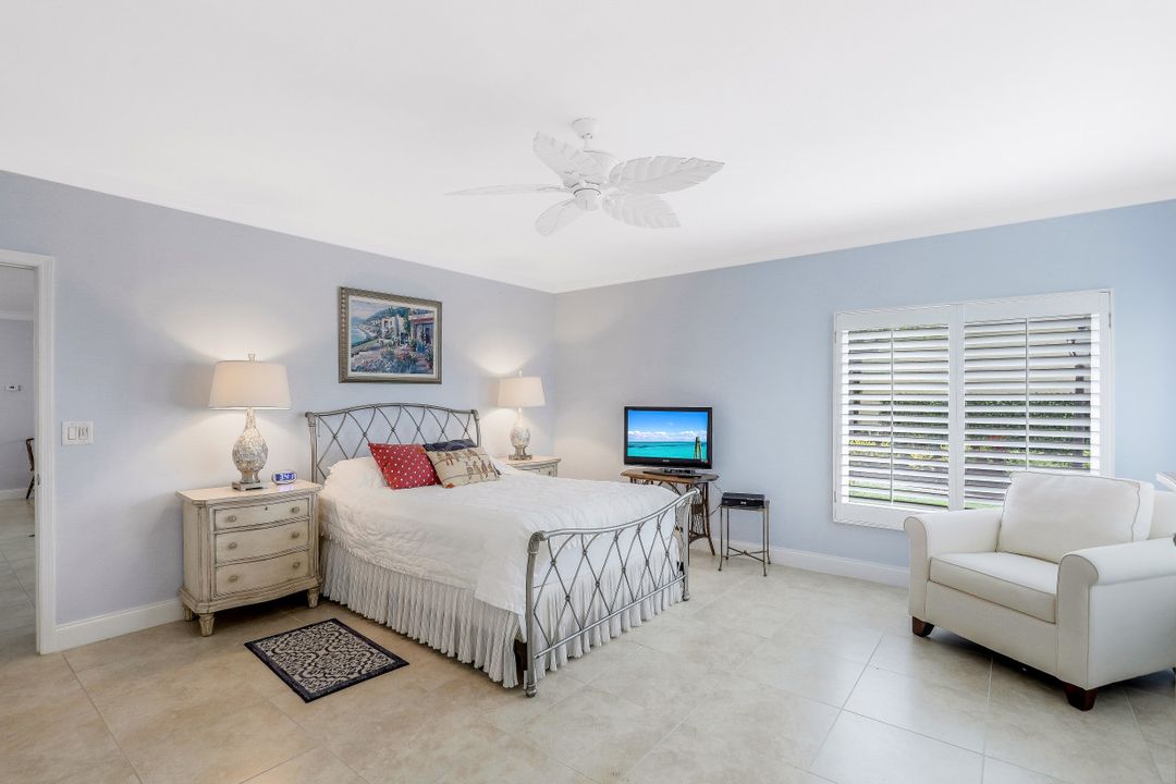5801 Glencove Dr #503, Naples, FL 34108