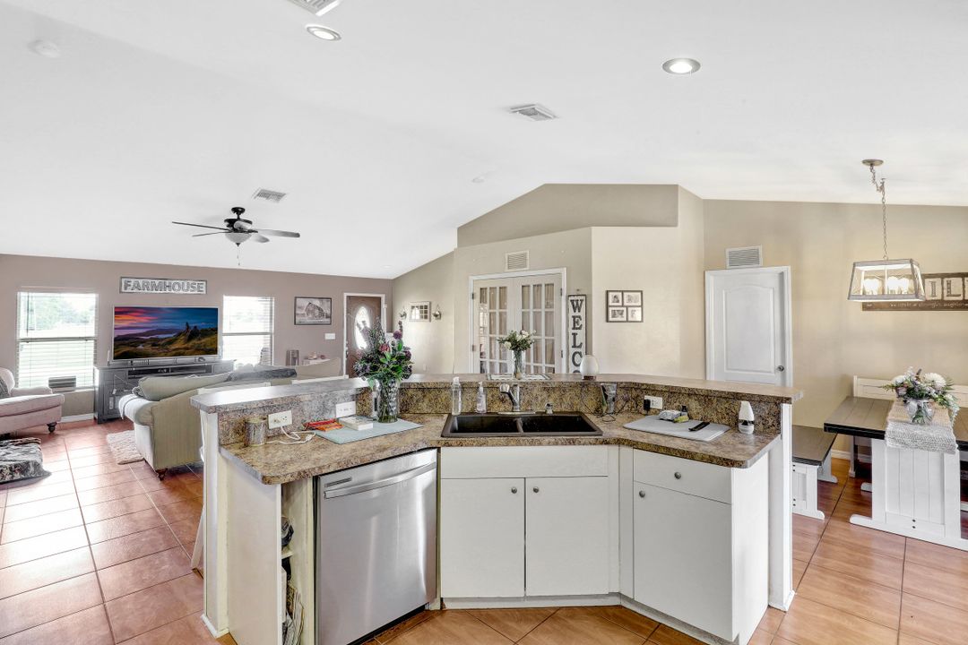 2854 NW 3rd Pl, Cape Coral, FL 33993