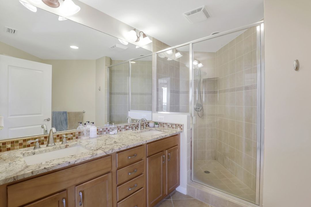 5793 Cape Harbour Dr #819, Cape Coral, FL 33914