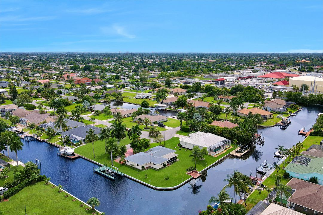 2511 SE 19th Pl, Cape Coral, FL 33904