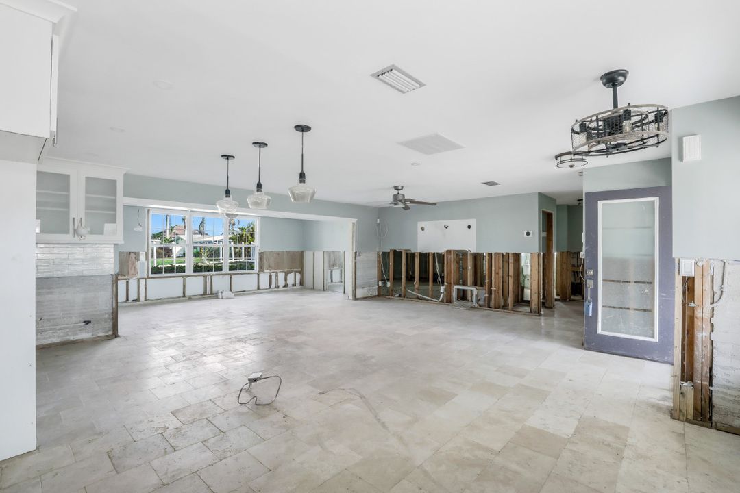 229 Bayshore Dr, Cape Coral, FL 33904