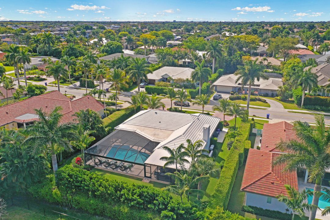 549 Neapolitan Way, Naples, FL 34103