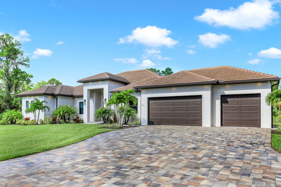 631 25th St SW, Naples, FL 34117