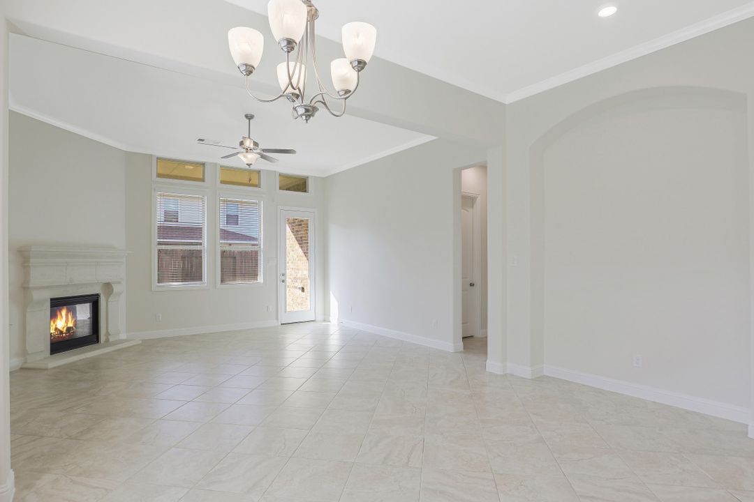 409 Westwood Dr, League City, TX 77573