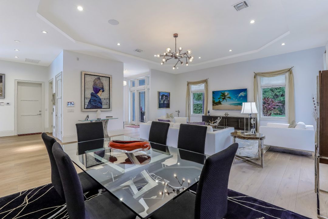 1824 Alamanda Dr, Naples, FL 34102