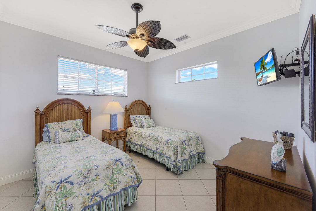 707 Plantation Ct, Marco Island, FL 34145