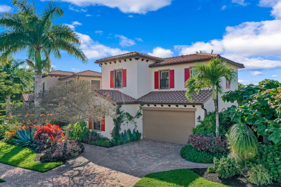 7915 Cordoba Pl, Naples, FL 34113