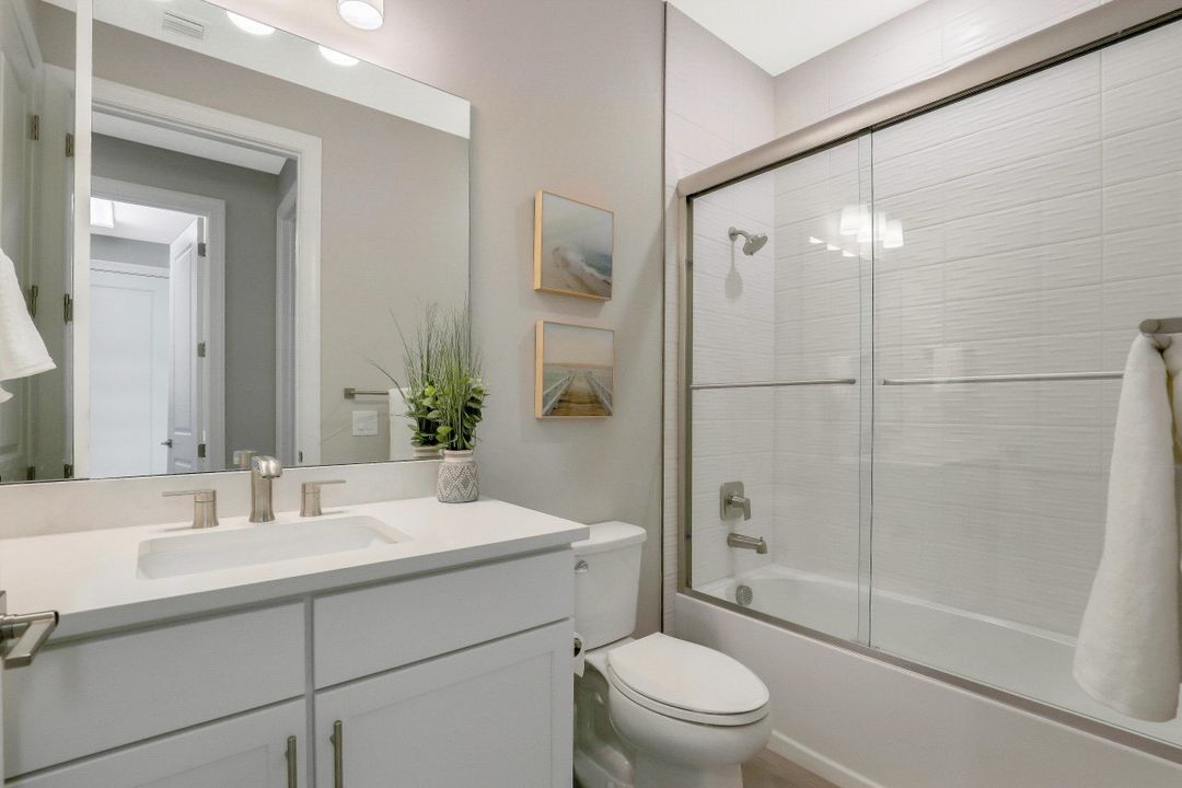 9765 Everglades Dr, Naples, FL 34120