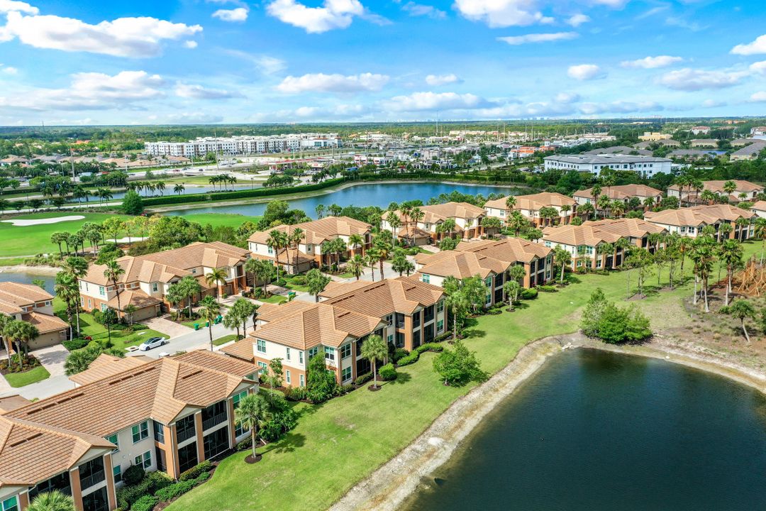 9212 Quartz Ln #201, Naples, FL 34120