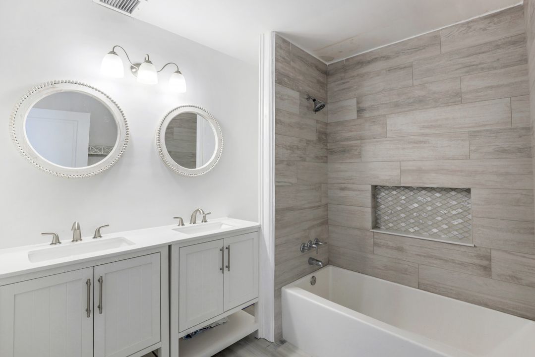 778 100th Ave N, Naples, FL 34108