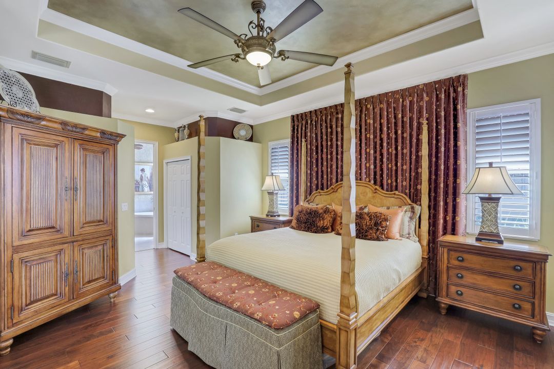 10327 Gator Bay Ct, Naples, FL 34120