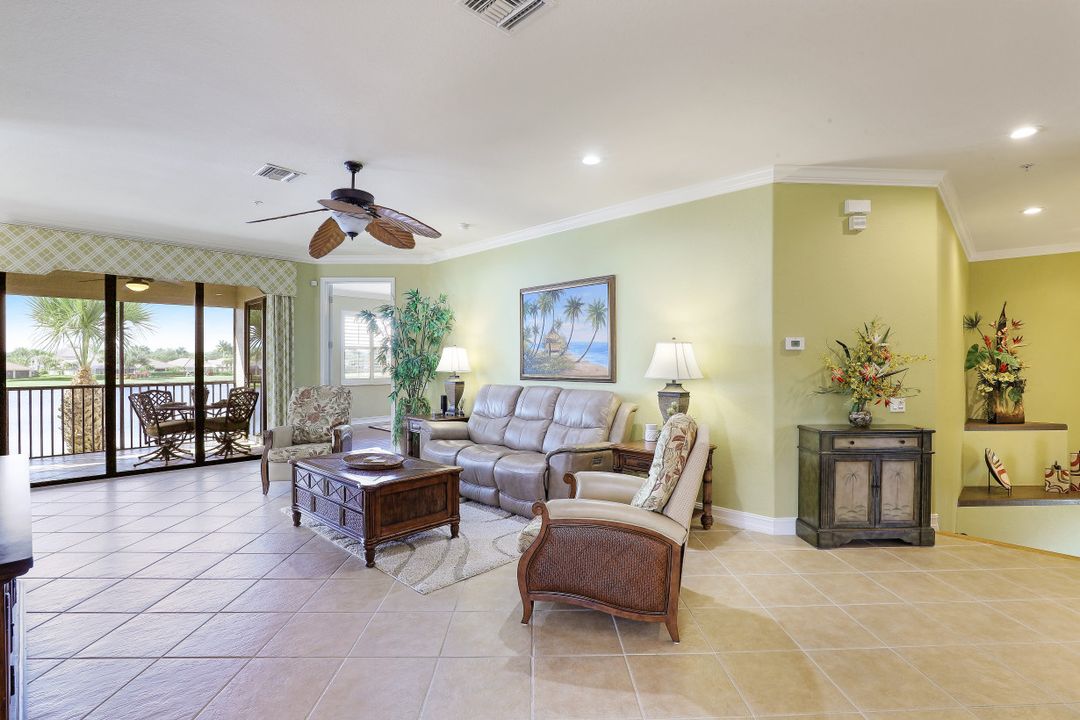 10498 Smoke House Bay Dr #201, Naples, FL 34120