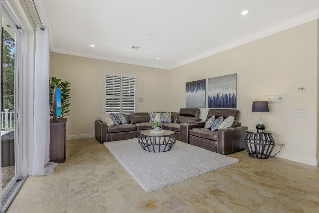 5645 Spanish Oaks Ln, Naples, FL 34119