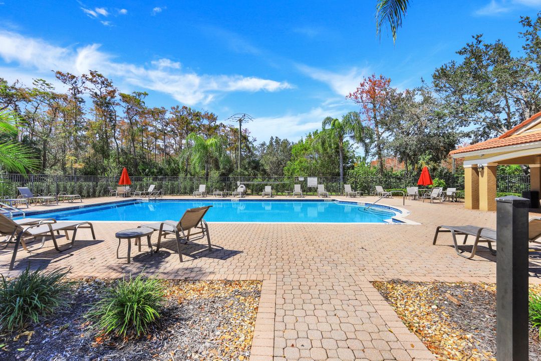 6765 Huntington Lakes Cir  #201, Naples, FL 34119