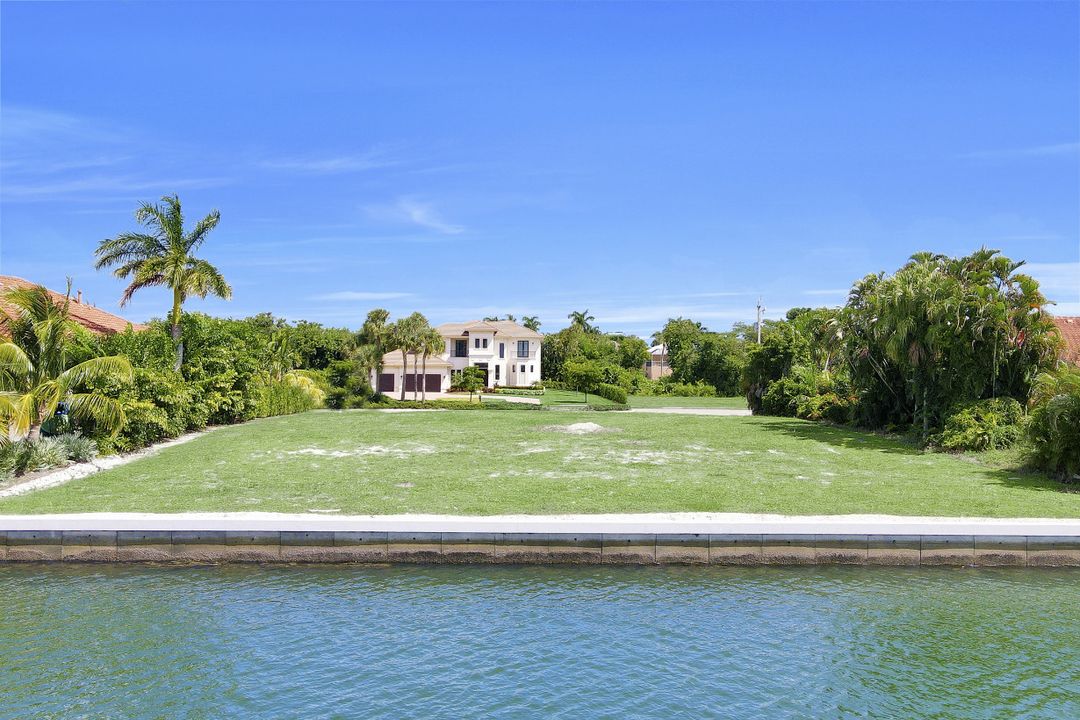 580 S Barfield Dr, Marco Island, FL 34145