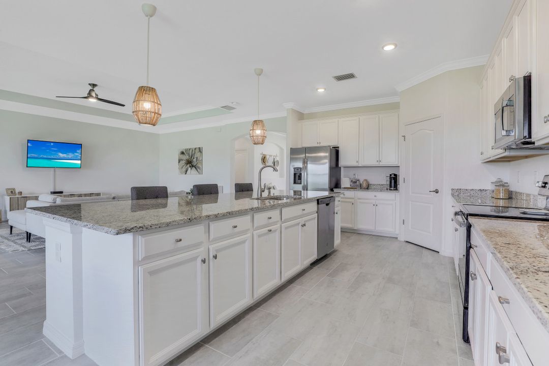 19732 Beechcrest Pl, Estero, FL 33913