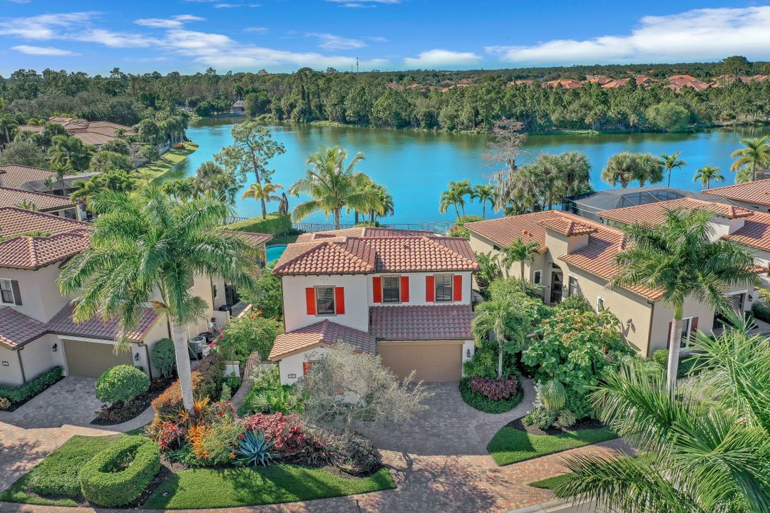 7915 Cordoba Pl, Naples, FL 34113