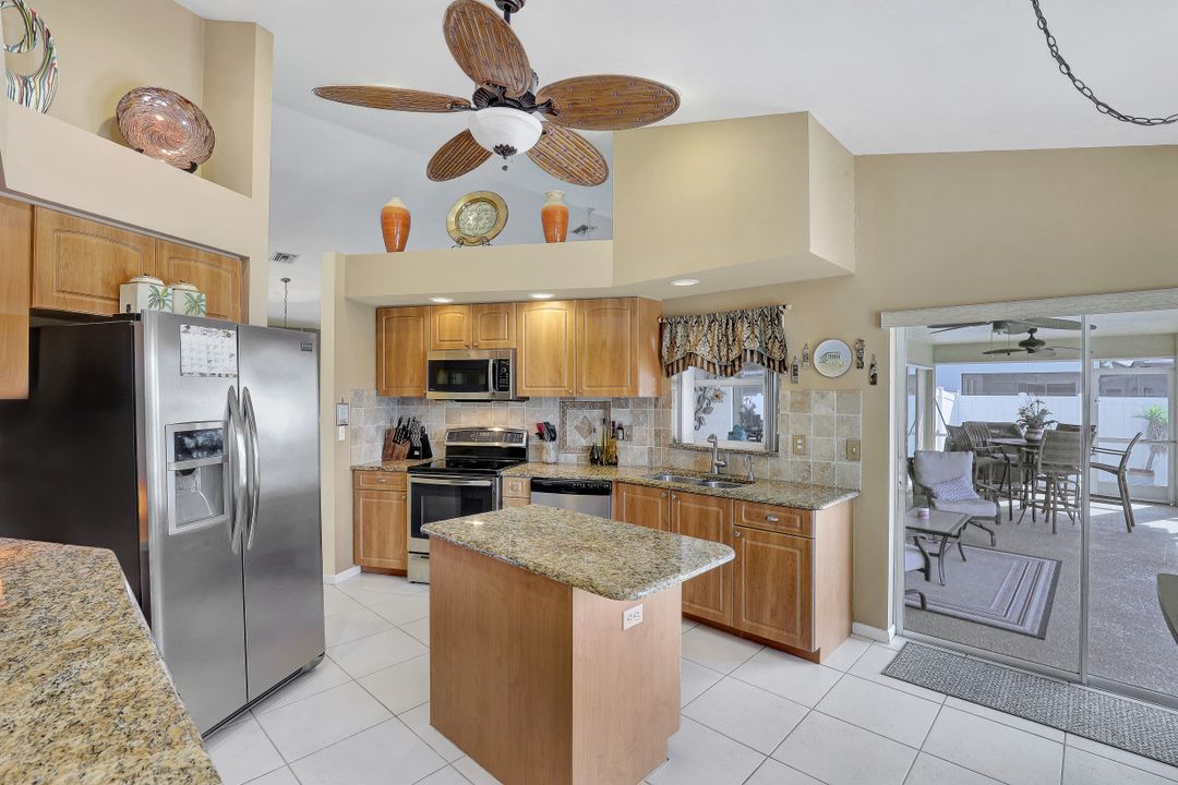 1922 Cape Coral Pkwy W, Cape Coral, FL 33914