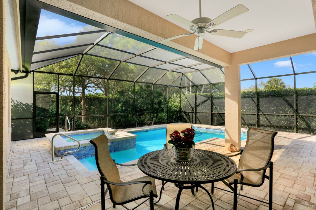 6615 Chestnut Cir, Naples, FL 34109