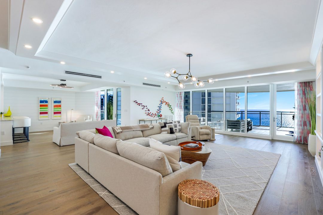 11125 Gulf Shore Dr #1001, Naples, FL 34108
