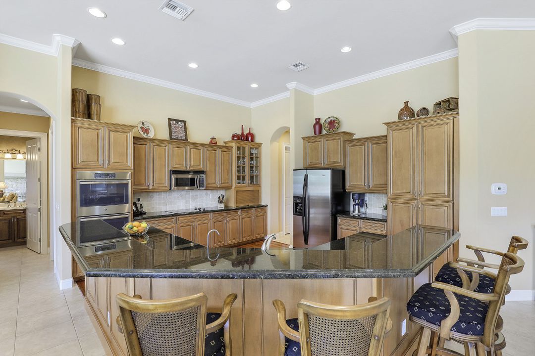 1761 Supreme Ct, Naples, FL 34110