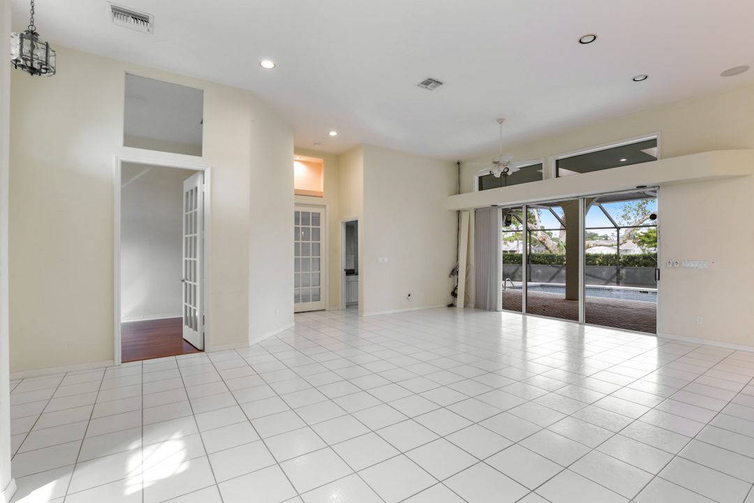 9926 Ortega Ln, Bonita Springs, FL 34135