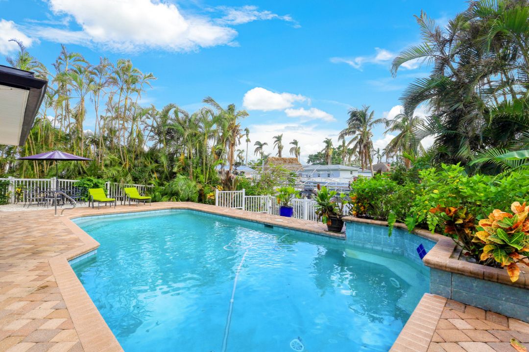 1030 Aqua Ln, Fort Myers, FL 33919