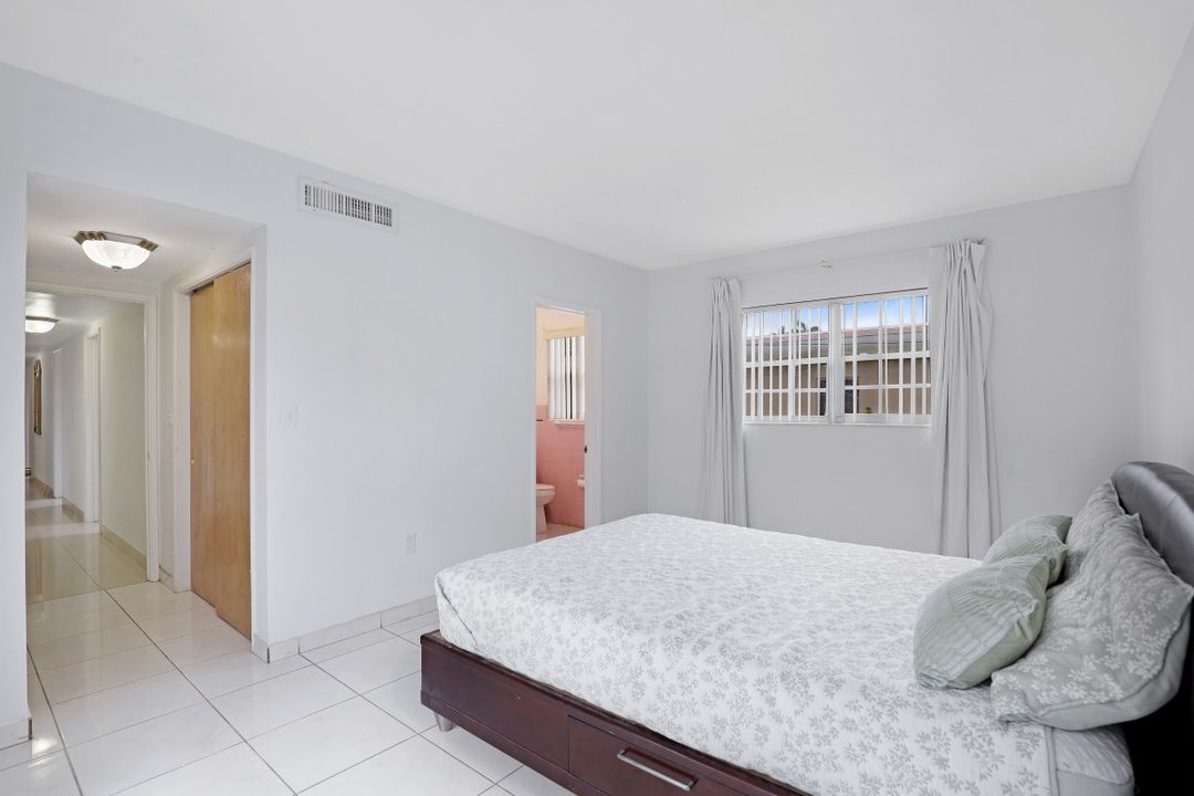 465 NE 114th St, Miami, FL 33161