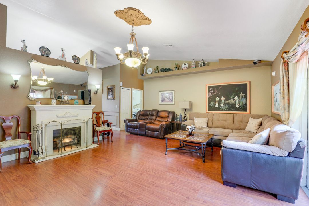 440 37th Ave NE, Naples, FL 34120