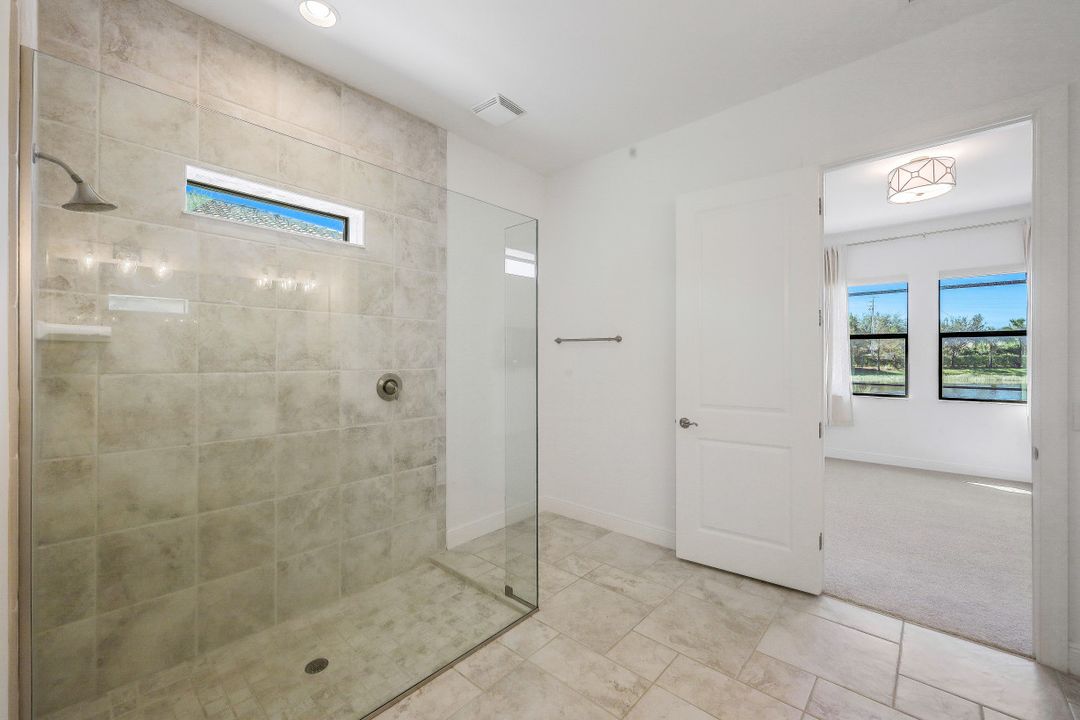 4098 Raffia Dr, Naples, FL 34119