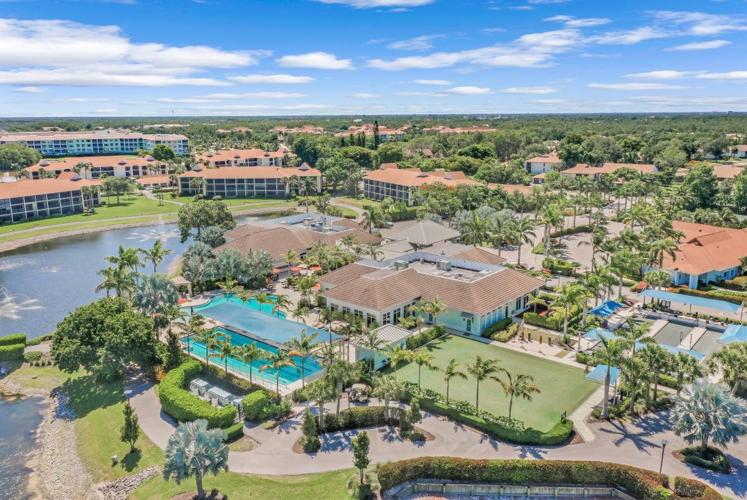 544 Retreat Dr #201, Naples, FL 34110