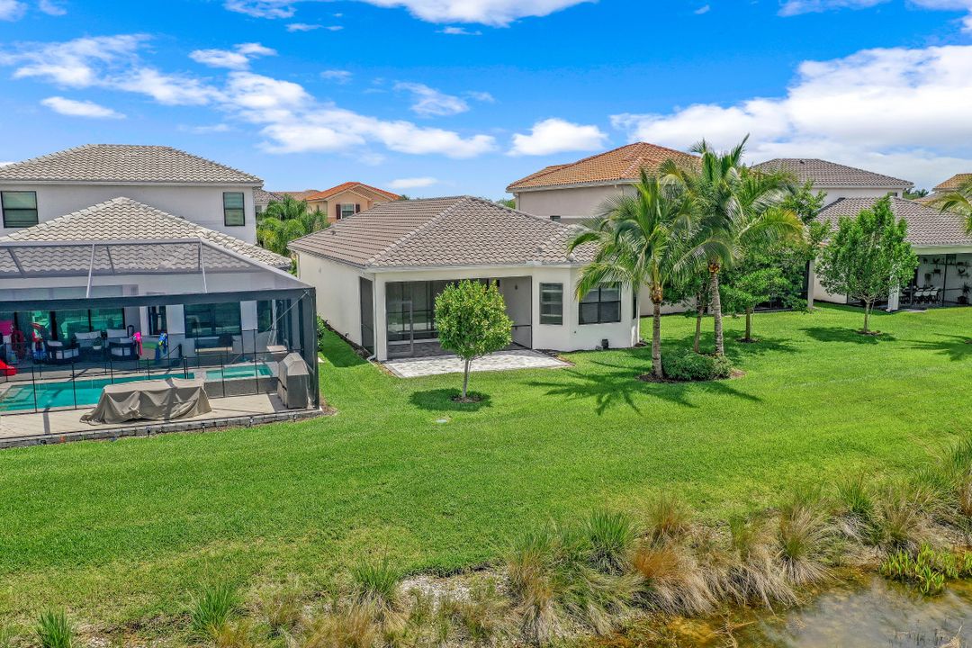 4488 Aurora St, Naples, FL 34119