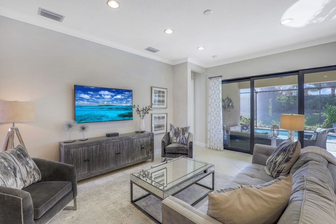 9021 Isla Bella Cir, Bonita Springs, FL 34135