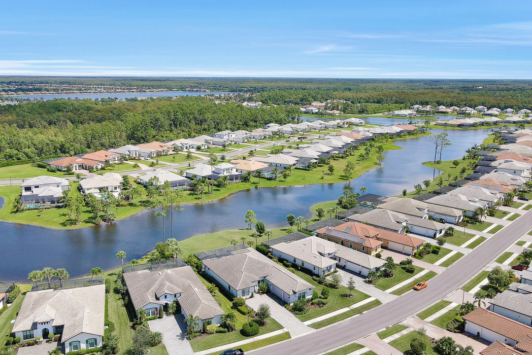 2155 Antigua Ln, Naples, FL 34120