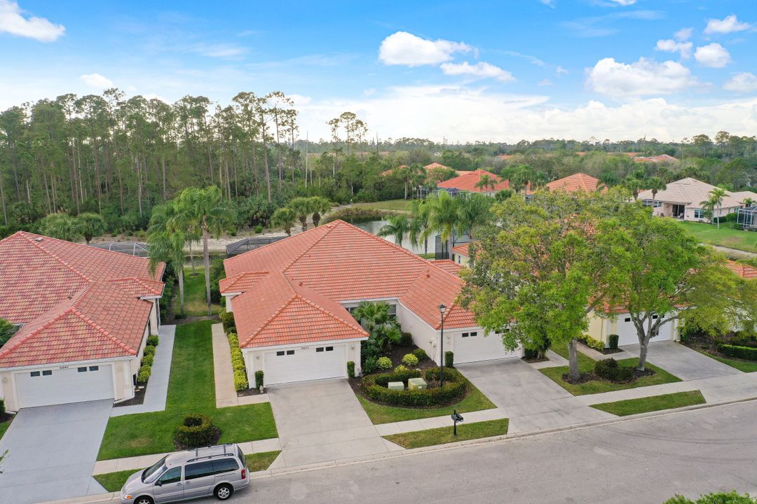 5873 Northridge Dr, Naples, FL 34110