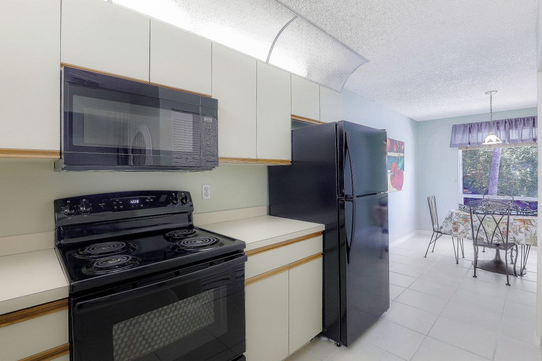 1290 Yesica Ann Cir #G-202, Naples, FL 34110