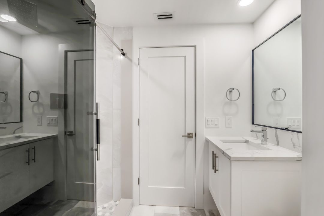 8171 Bay Colony Dr #1602, Naples, FL 34108