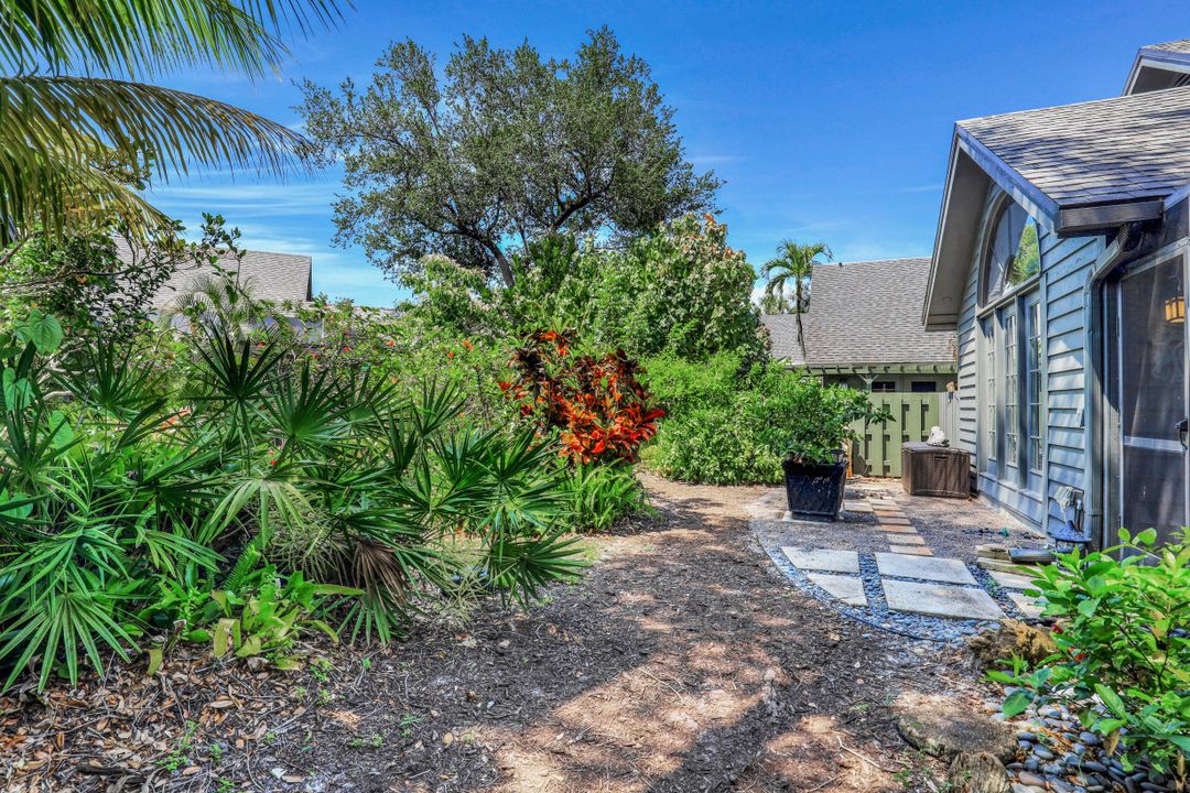 1269 Solana Rd #E-3, Naples, FL 34103